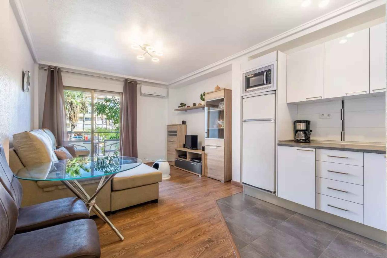 Appartement à Torrevieja, Espagne, 60 m² - image 1
