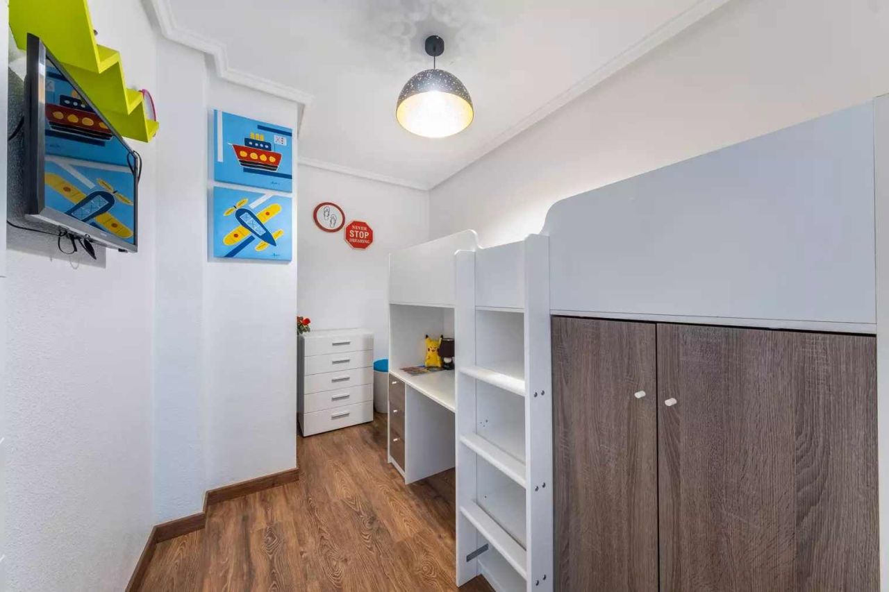 Apartment in Torrevieja, Spain, 60 m² - picture 17