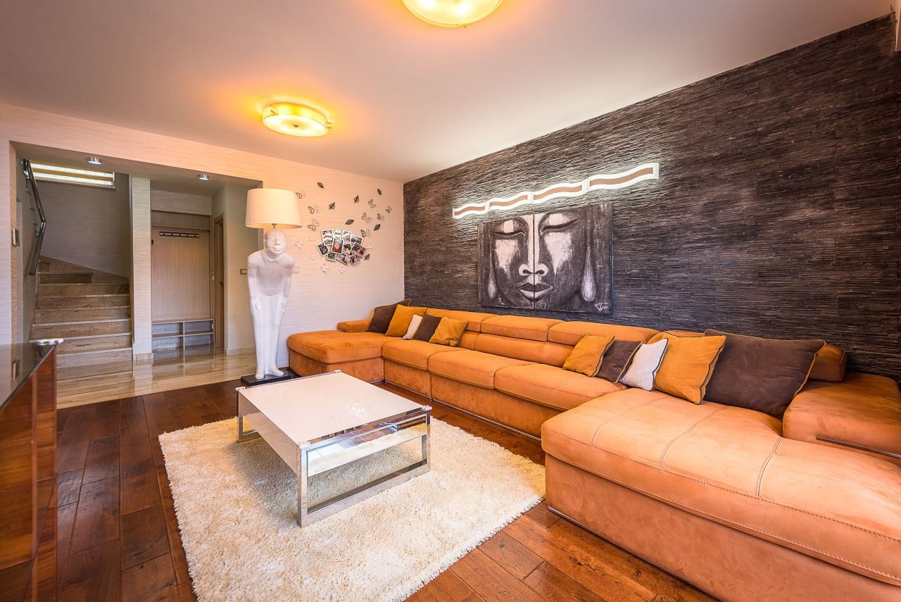 Villa a Tivat, Montenegro, 380 m² - foto 5