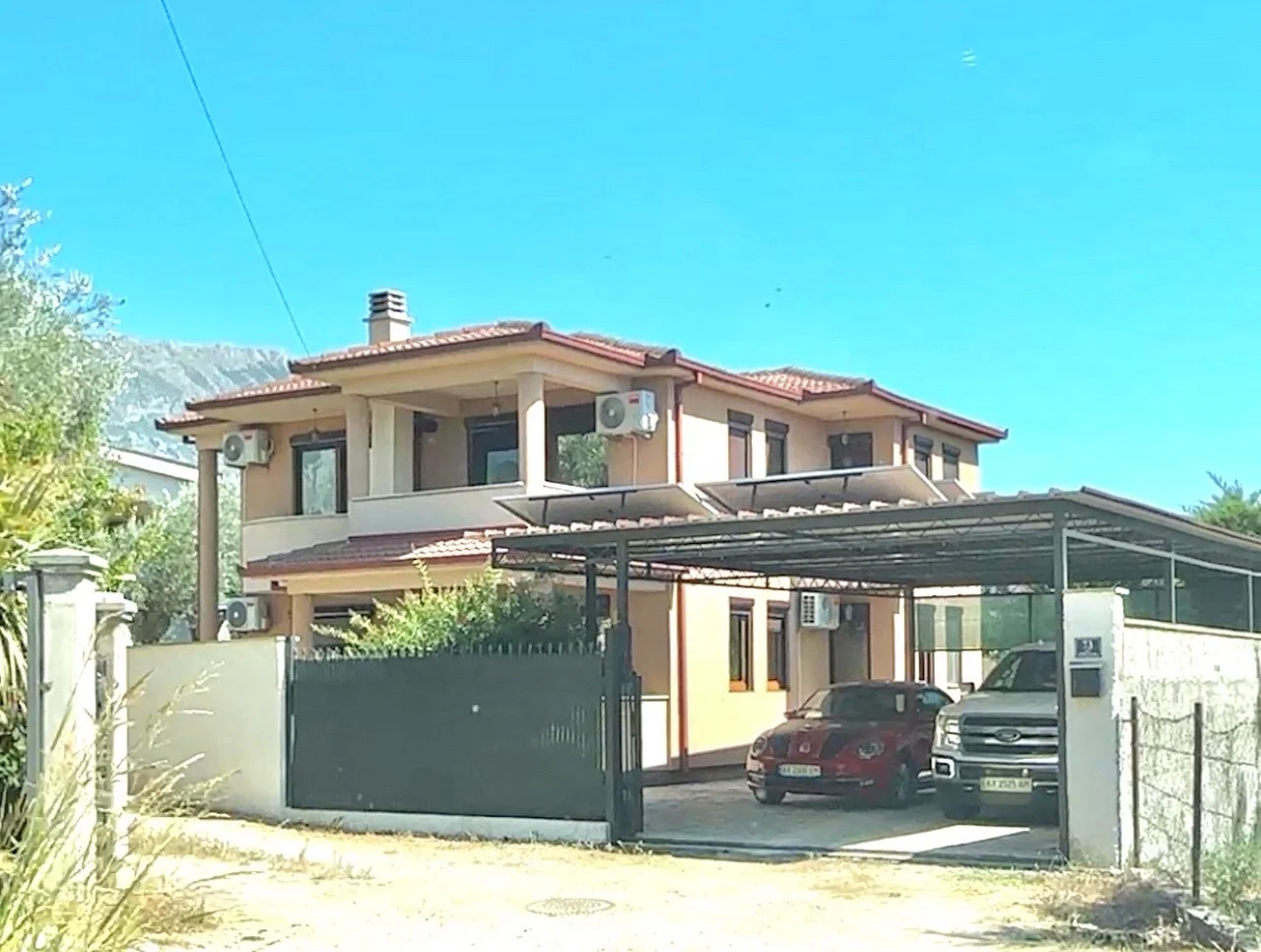 Cottage in Bar, Montenegro, 165 m² - picture 1