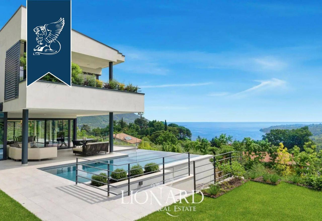 Villa in Salo, Italy, 700 m² - picture 1
