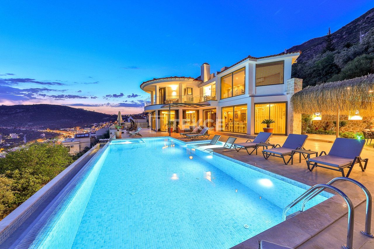 Villa en Kalkan, Turquia, 290 m² - imagen 1