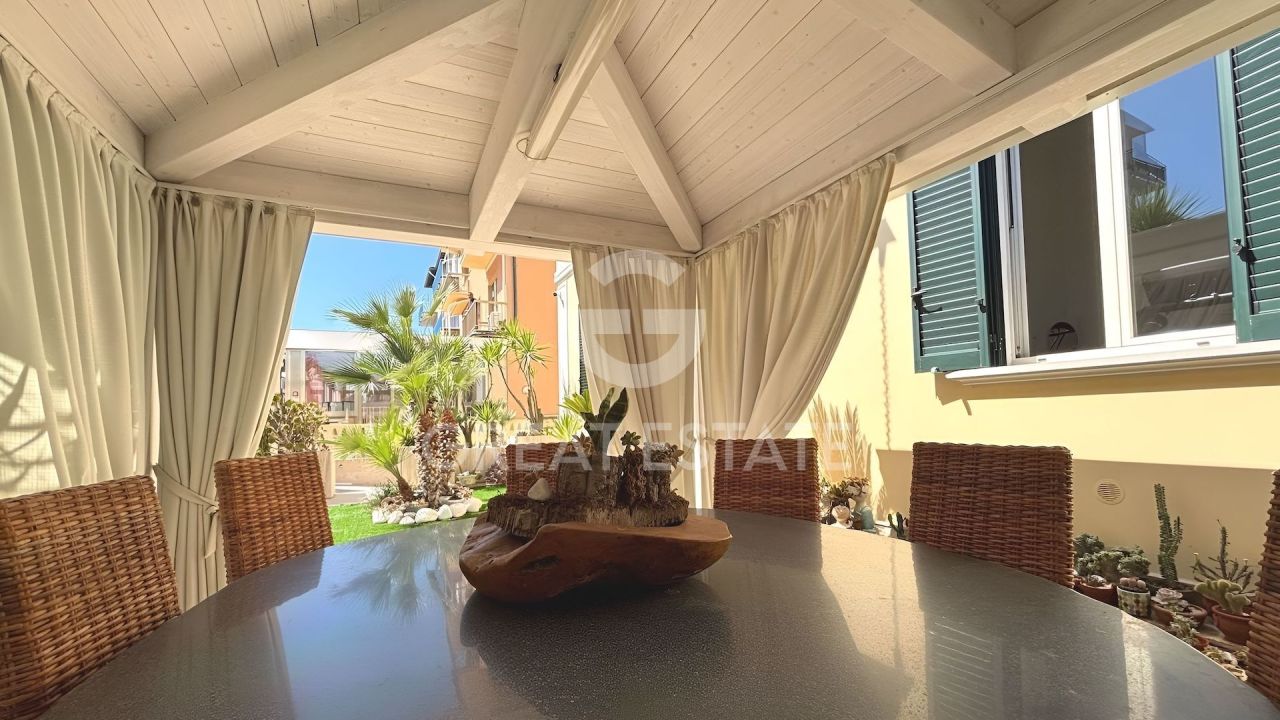 Villa en San Vincenzo, Italia, 757.25 m² - imagen 5