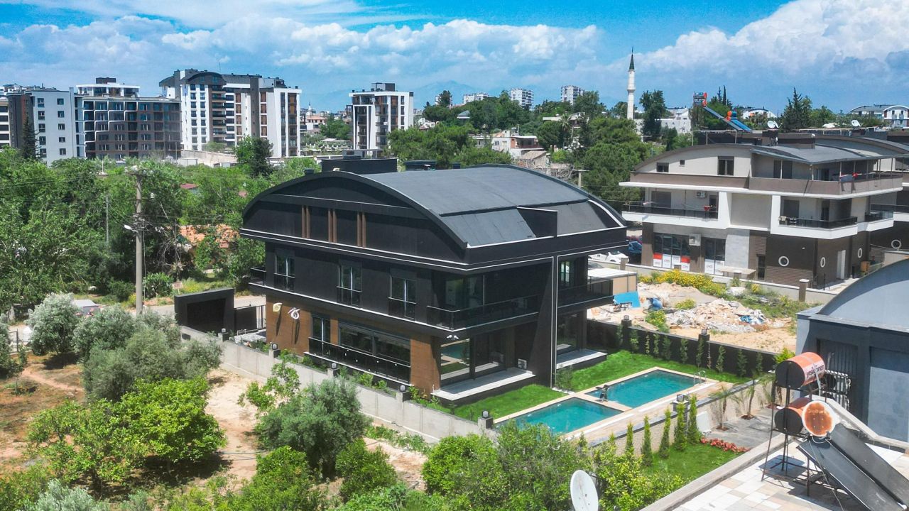 Villa in Antalya, Turkey, 330 m² - picture 1