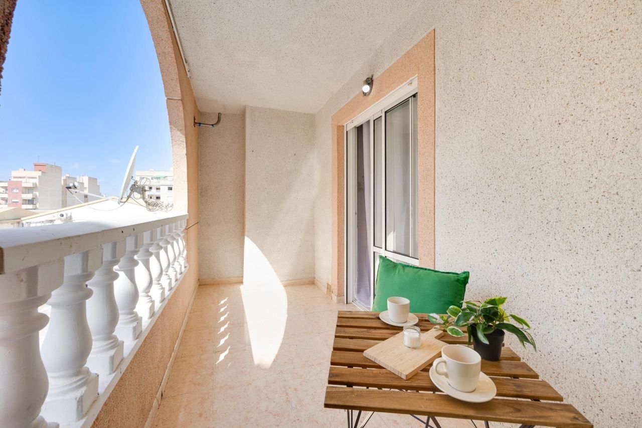 Flat in Torrevieja, Spain, 68 m² - picture 1