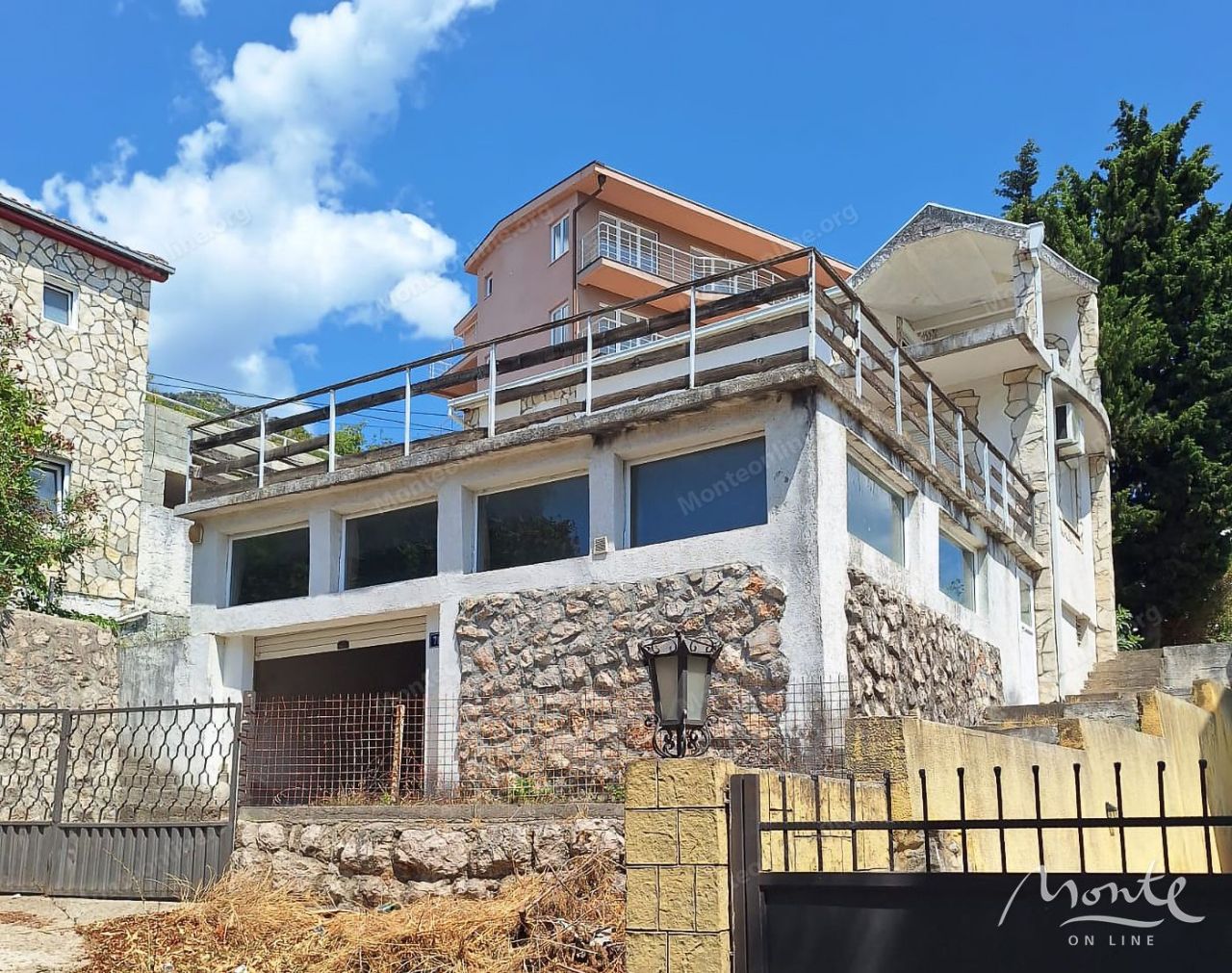 House in Bar, Montenegro, 170 m² - picture 1