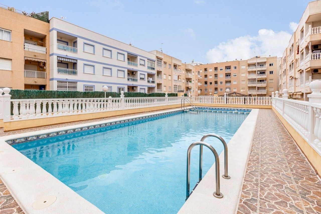 Appartement à Torrevieja, Espagne, 62 m² - image 1