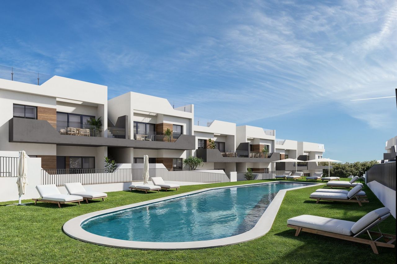 Bungalow in San Miguel de Salinas, Spain, 82 m² - picture 1