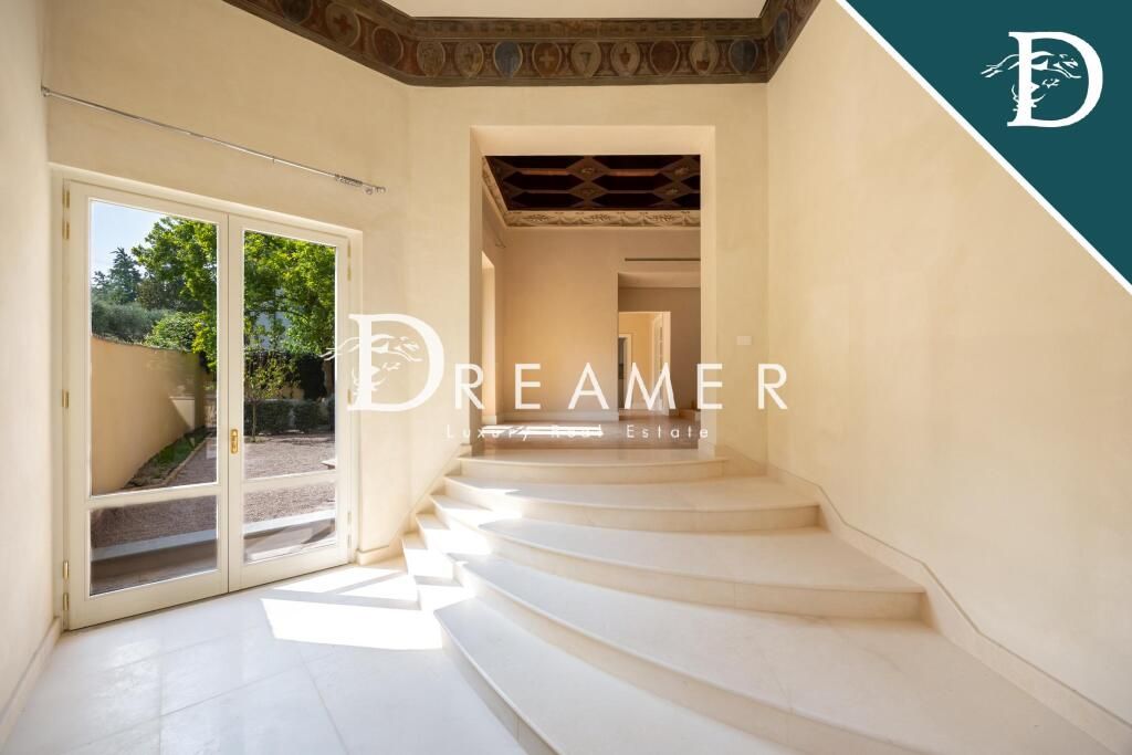 Villa en Florencia, Italia, 380.37 m² - imagen 1
