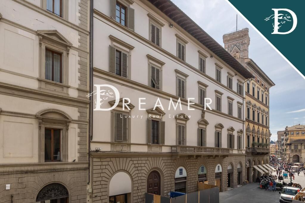 Appartement à Florence, Italie, 200.23 m² - image 1