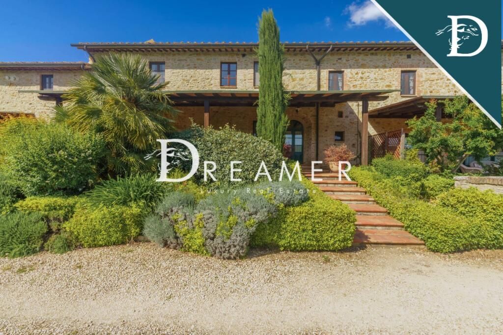 Villa in Siena, Italy, 850.86 m² - picture 1