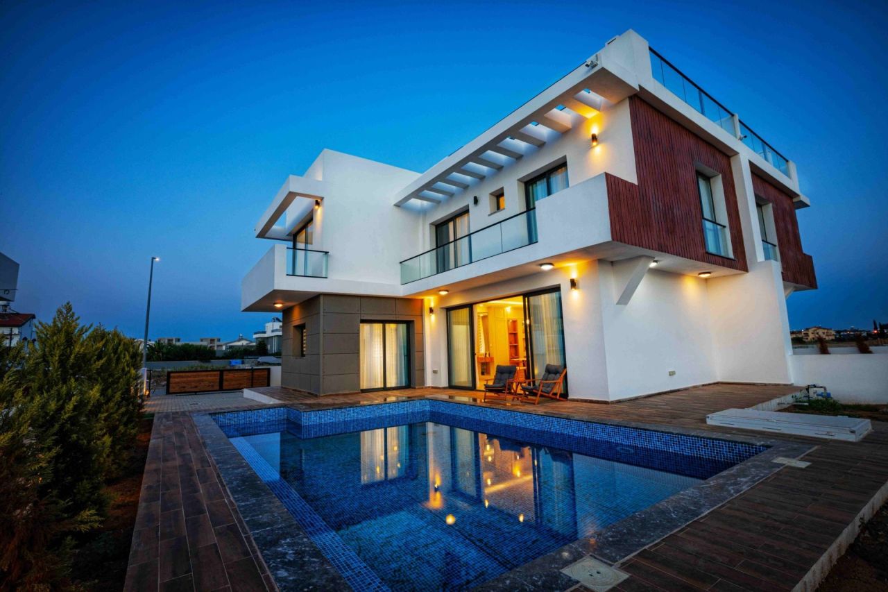 Villa in Famagusta, Cyprus, 204 m² - picture 1