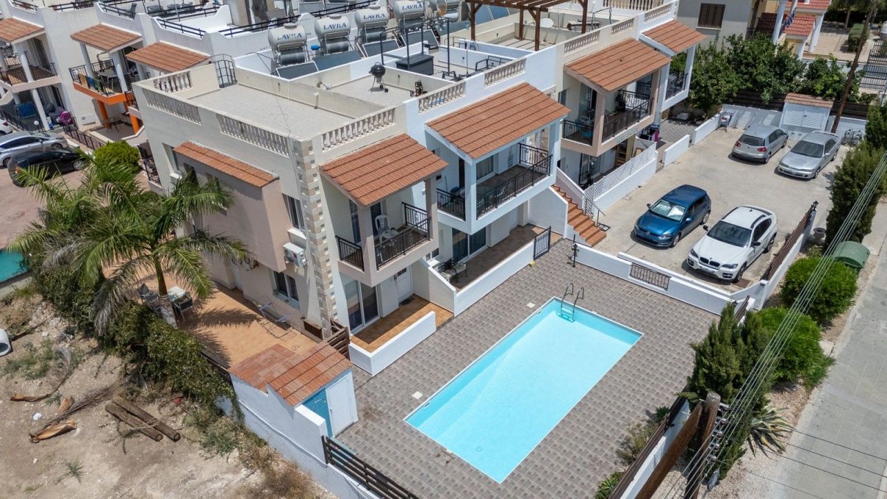 Townhouse in Paphos, Cyprus, 84 m² - picture 1