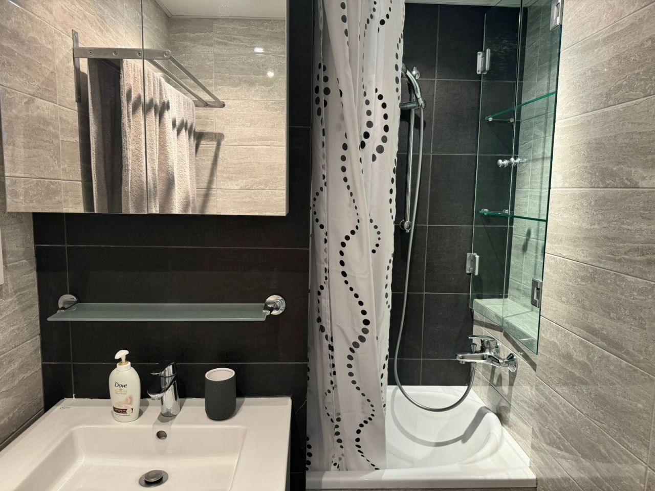 Apartment in Germasogeia, Cyprus - picture 7