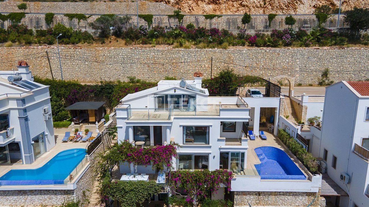 Villa à Kalkan, Turquie, 260 m² - image 1