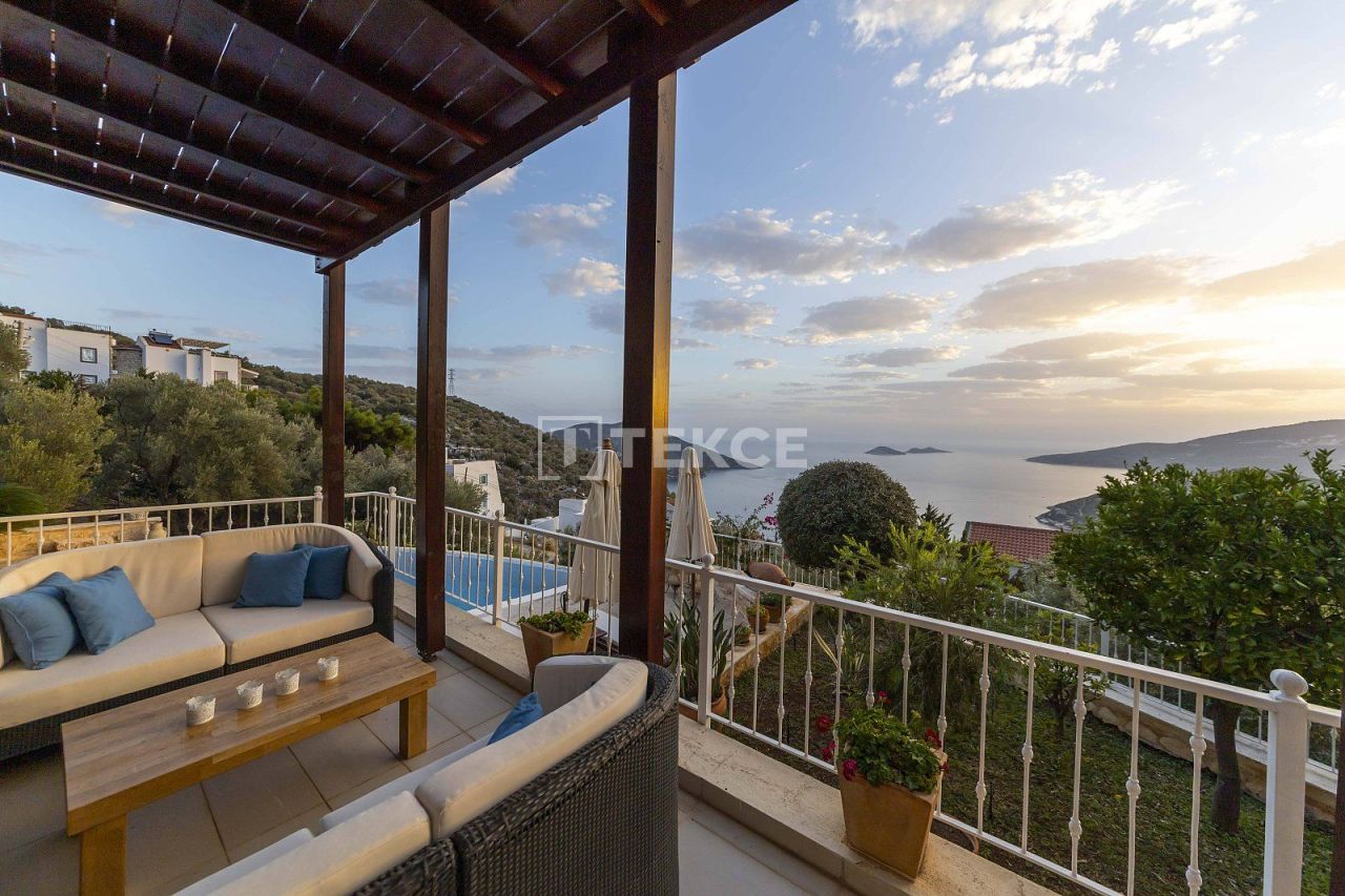 Villa à Kalkan, Turquie, 330 m² - image 3