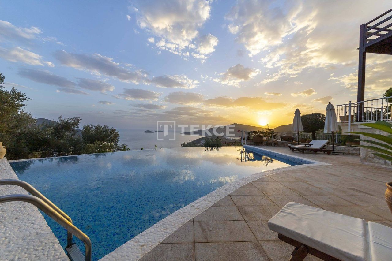 Villa à Kalkan, Turquie, 330 m² - image 9