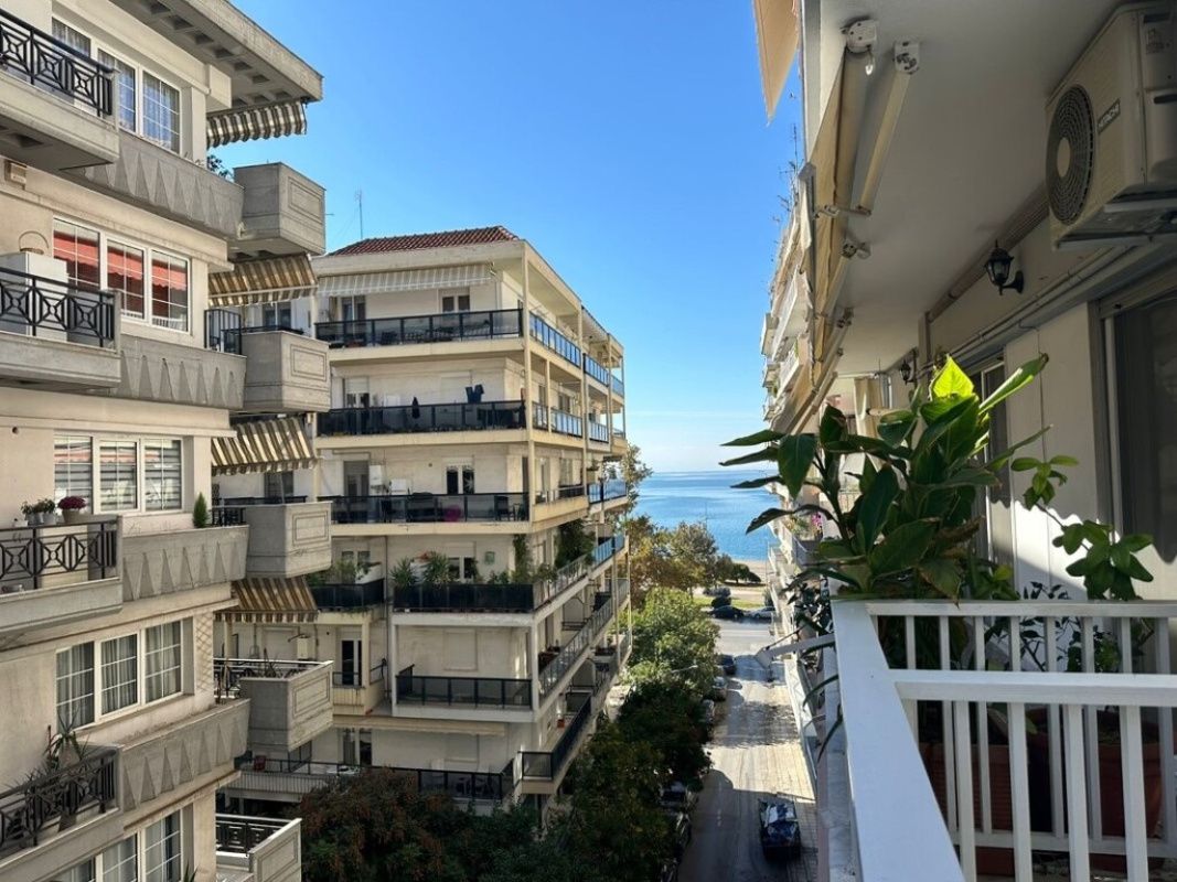 Flat in Thessaloniki, Greece, 140 m² - picture 1