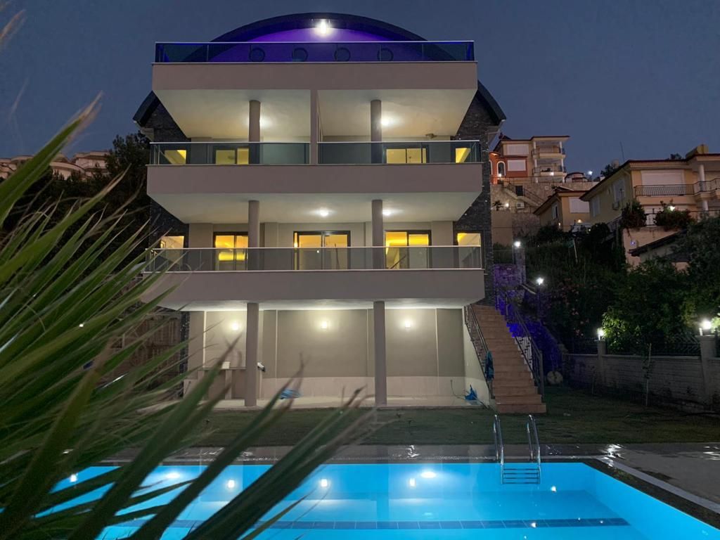 Villa in Alanya, Türkei, 370 m² - Foto 1