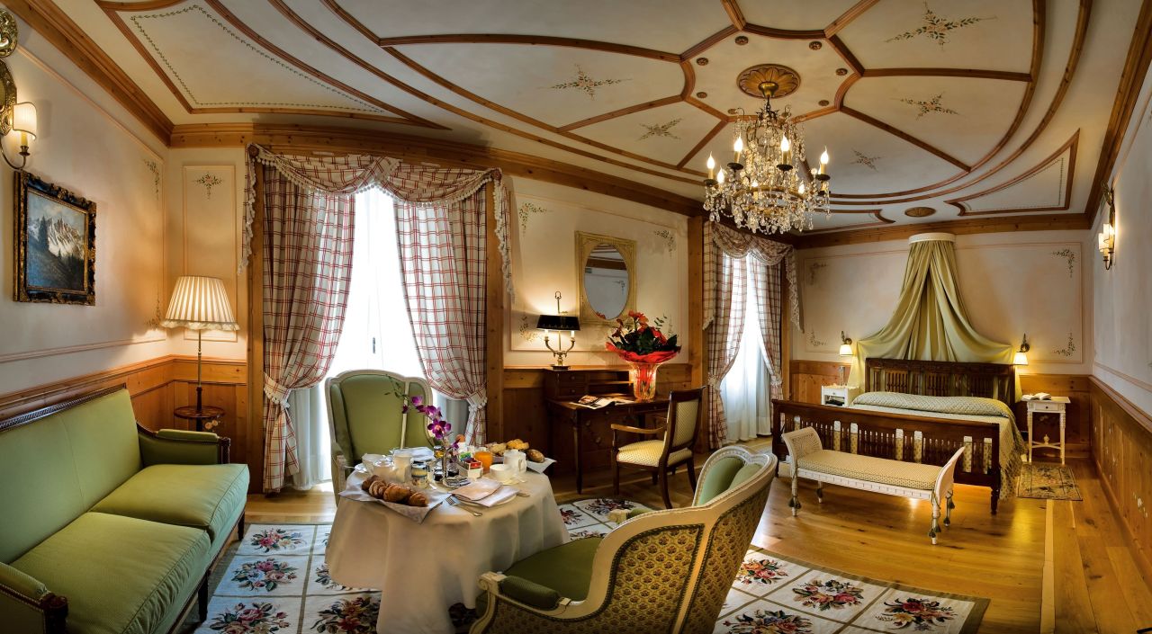 Hotel in Cortina d'Ampezzo, Italien, 40 000 m² - Foto 1