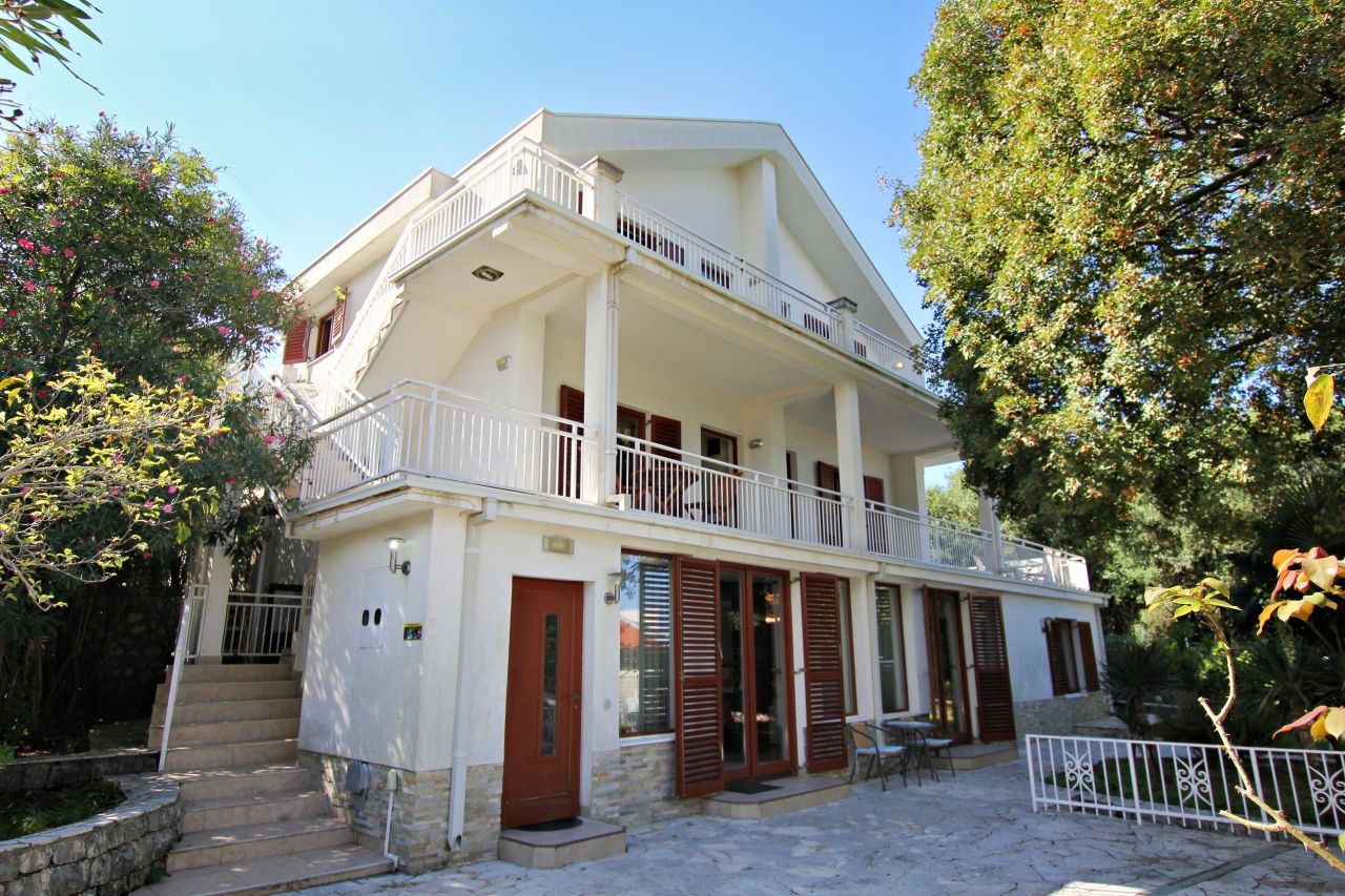 Cabaña en Dobra Voda, Montenegro, 254 m² - imagen 1