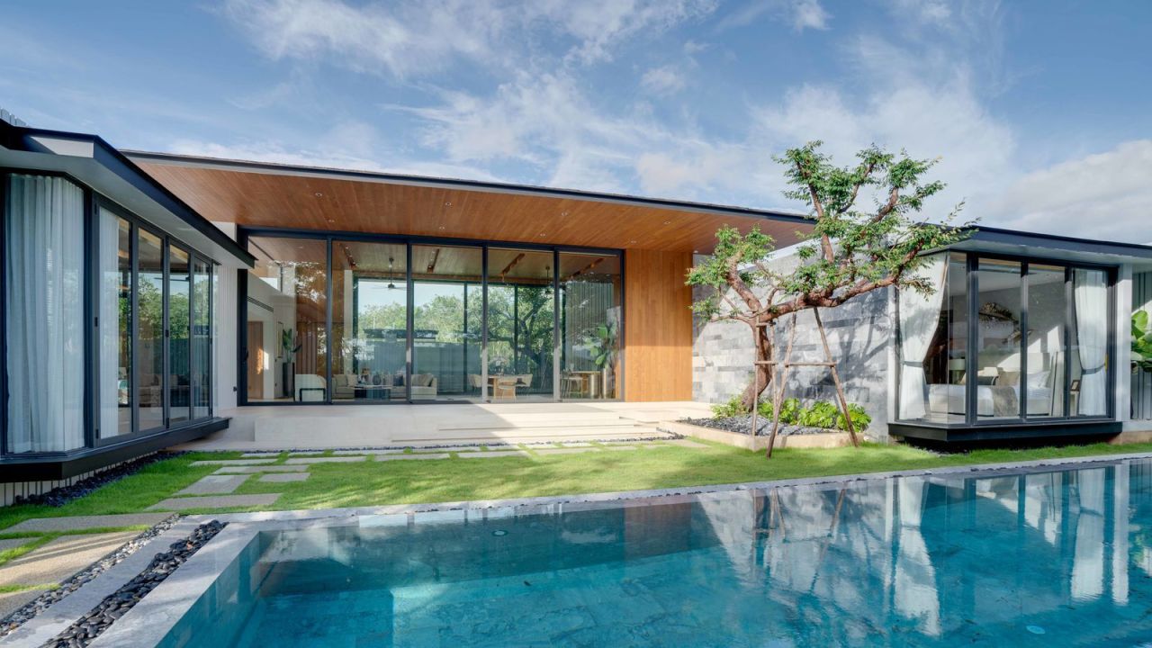 Villa on Layan Beach, Thailand, 425 m² - picture 1