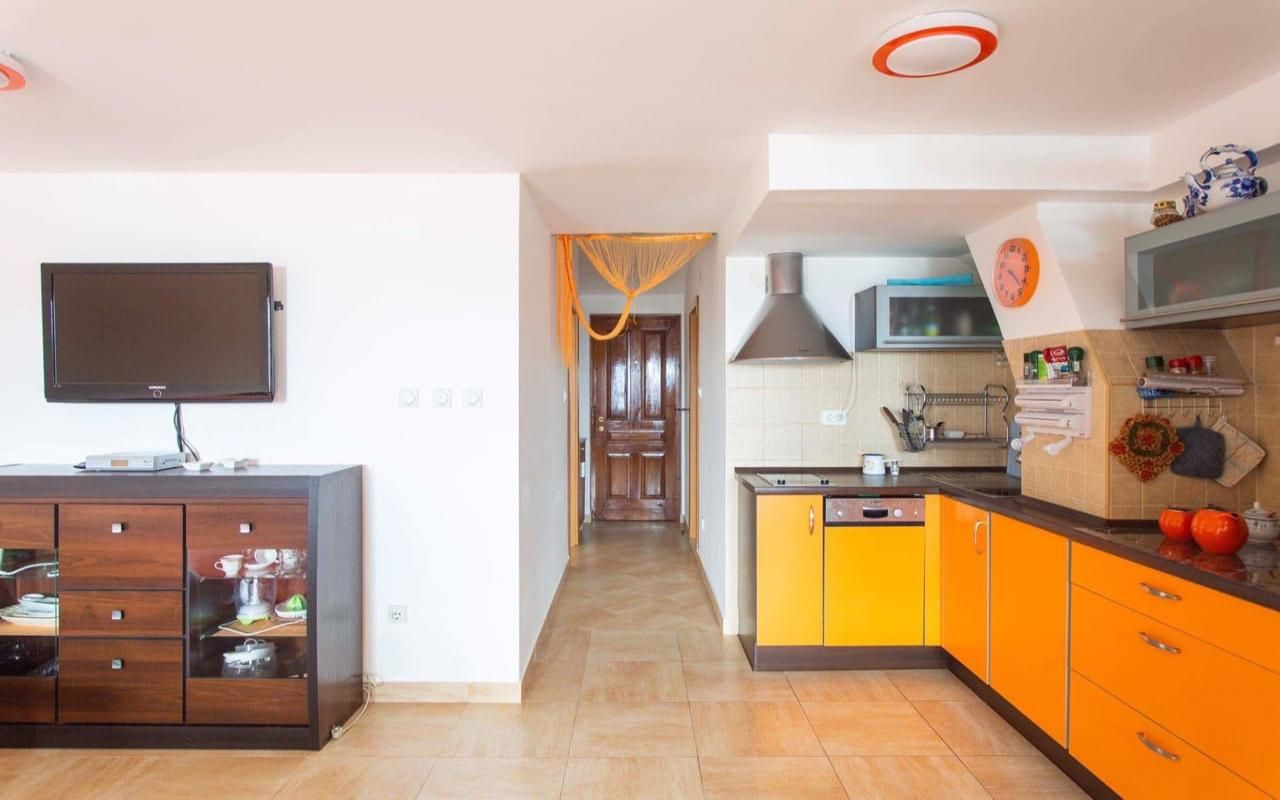 Appartamento a Kamenari, Montenegro, 72 m² - foto 3