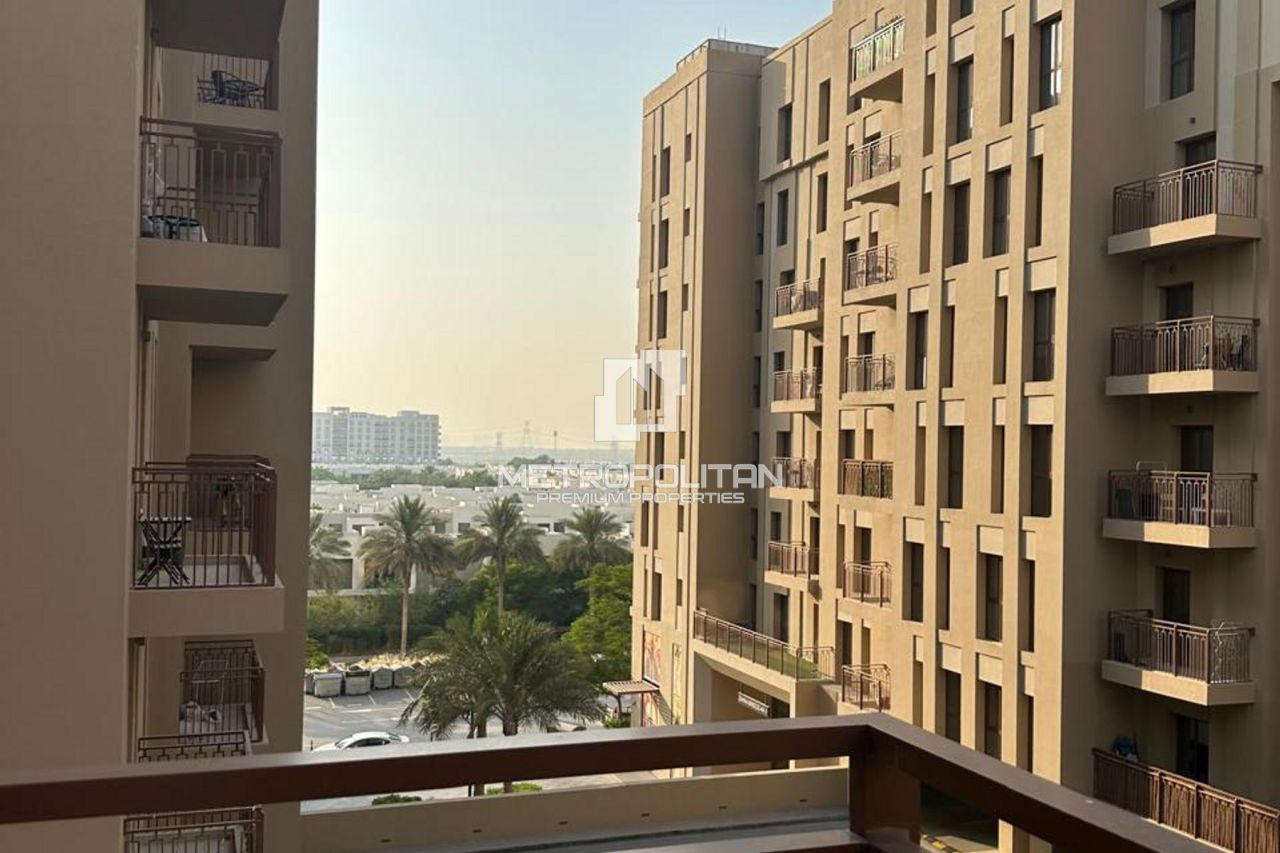 Apartment in Dubai, UAE, 61 m² - picture 1