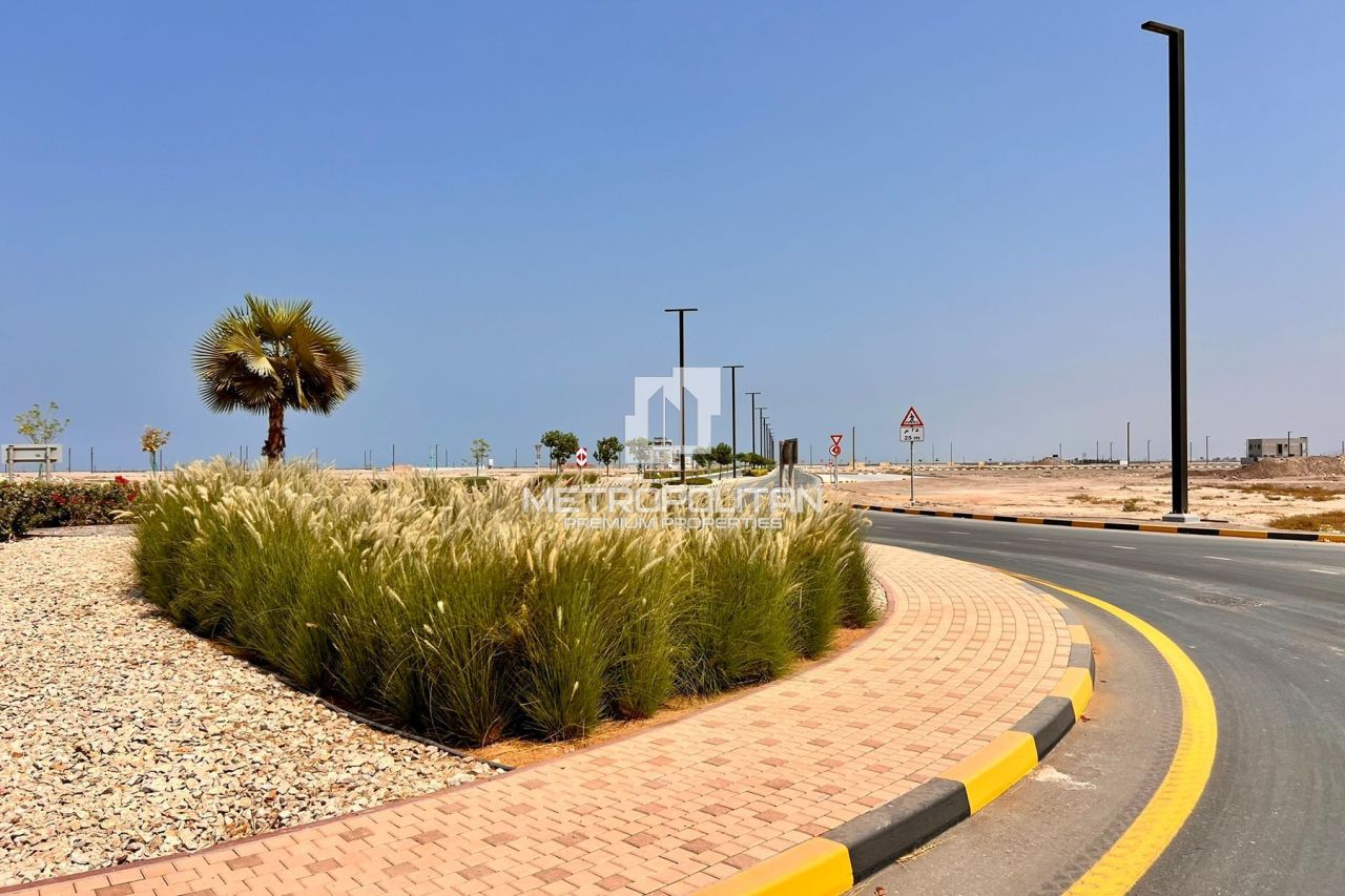 Commercial apartment building in Ras al-Khaimah, UAE, 511 m² - picture 5