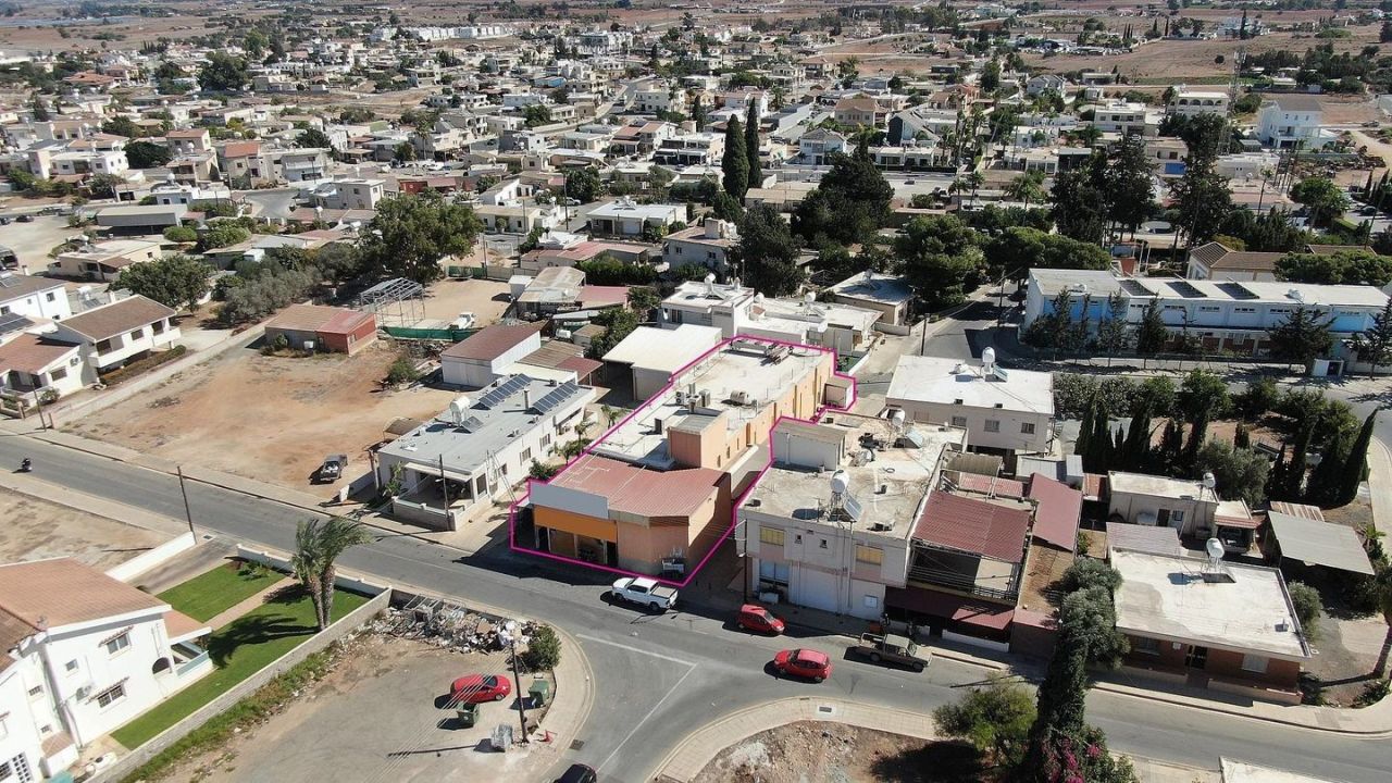 Tienda en Protaras, Chipre, 774 m² - imagen 1