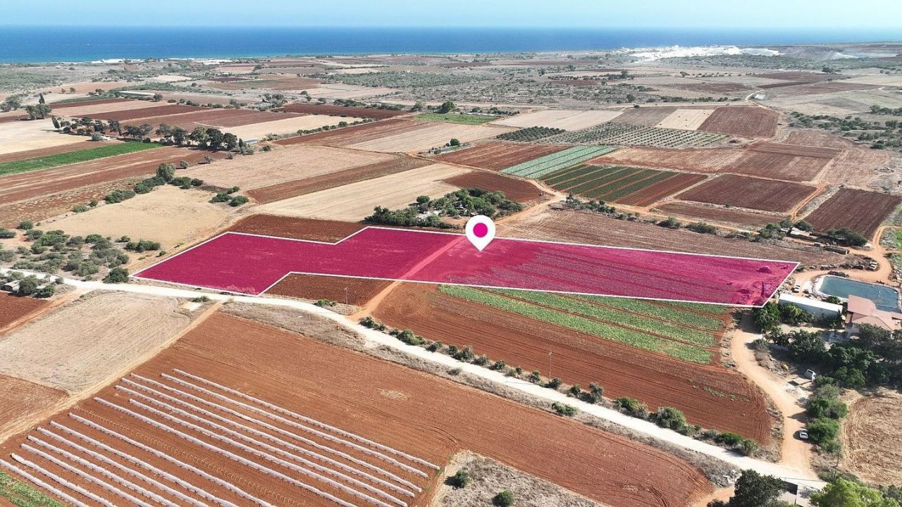 Land in Protaras, Cyprus, 13 623 m² - picture 1