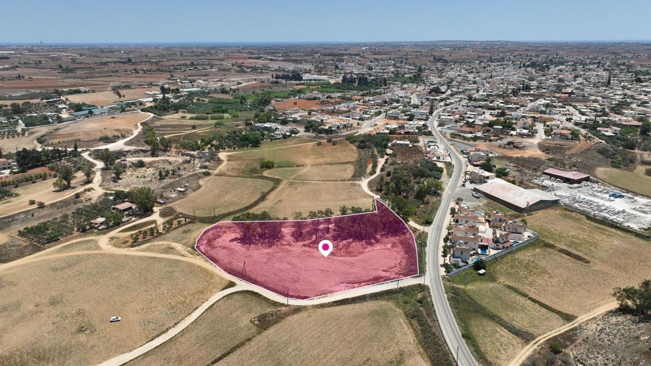 Grundstück in Protaras, Zypern, 8 750 m² - Foto 1