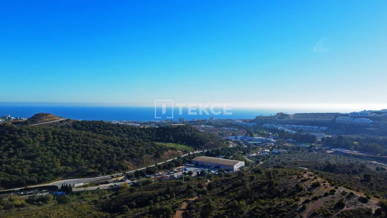 Grundstück in Mijas, Spanien, 178 820 m² - Foto 1