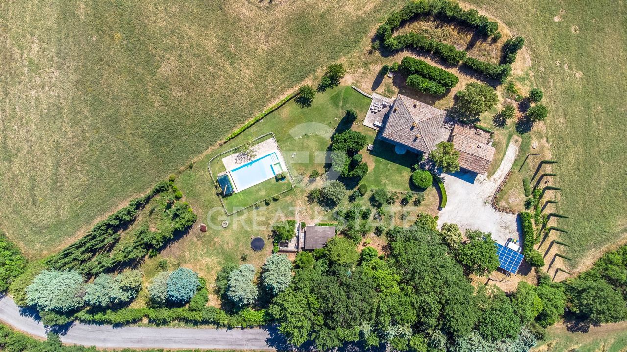 House in Baschi, Italy, 536.4 m² - picture 5