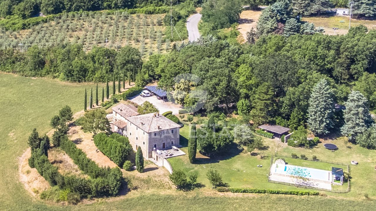 House in Baschi, Italy, 536.4 m² - picture 8