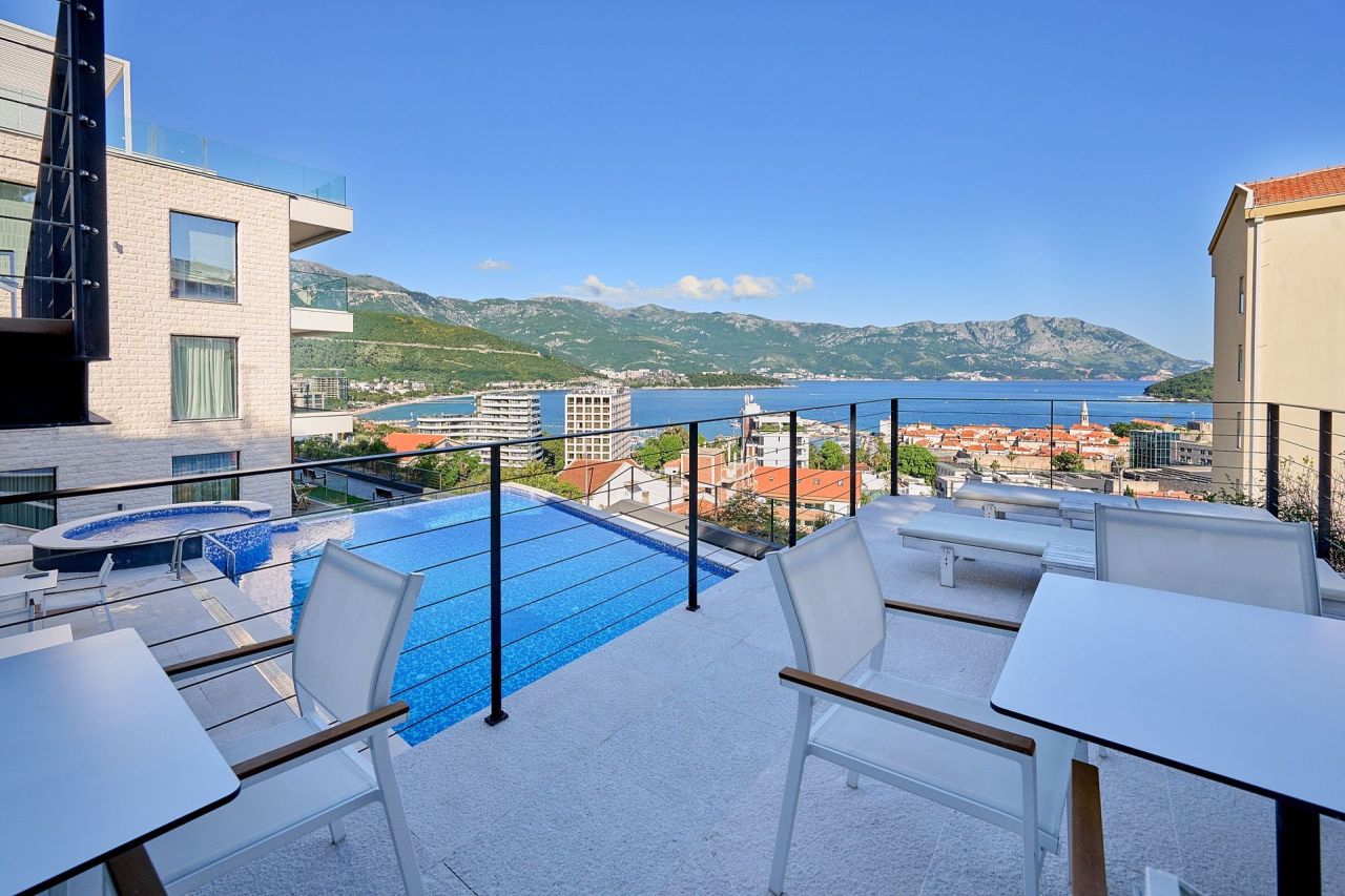 Ático en Budva, Montenegro, 264 m² - imagen 2