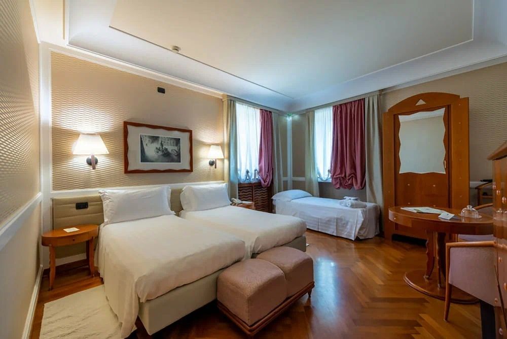 Hôtel à Syracuse, Italie, 5 000 m² - image 1