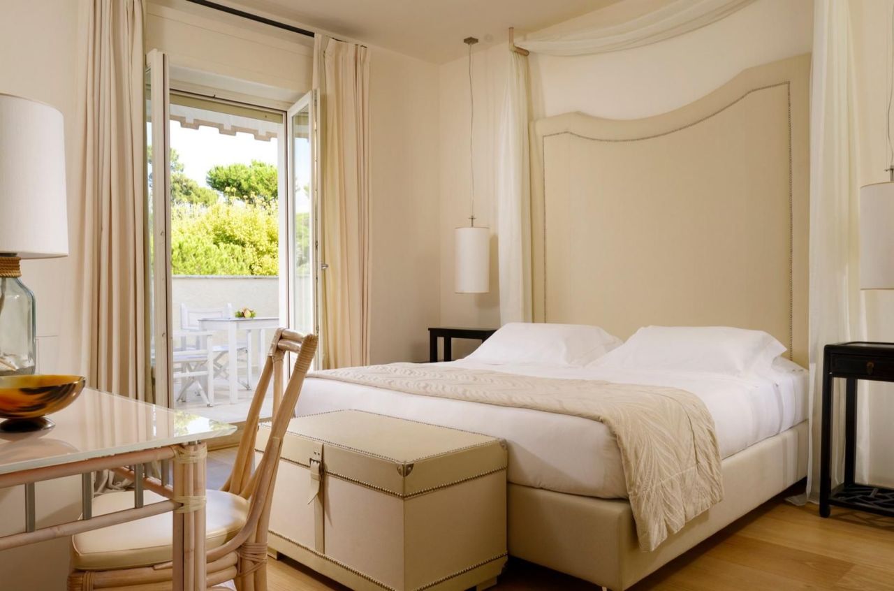 Hôtel à Forte dei Marmi, Italie, 20 000 m² - image 2