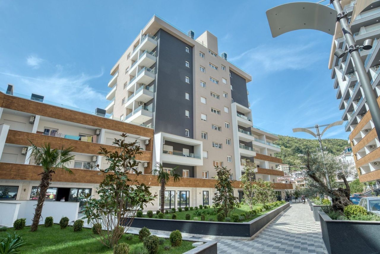 Bureau à Budva, Monténégro, 96 m² - image 1