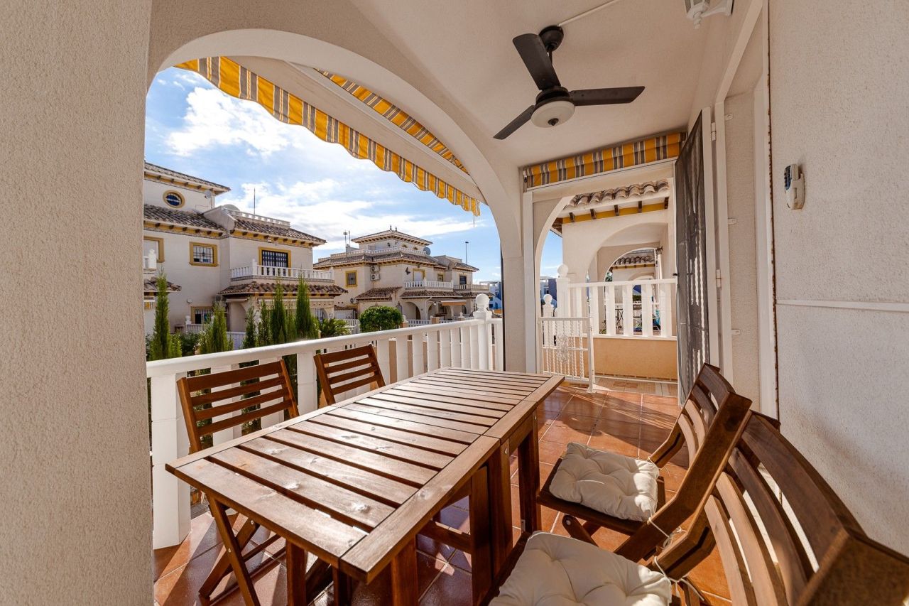 Chalet en Cabo Roig, España, 115 m² - imagen 3