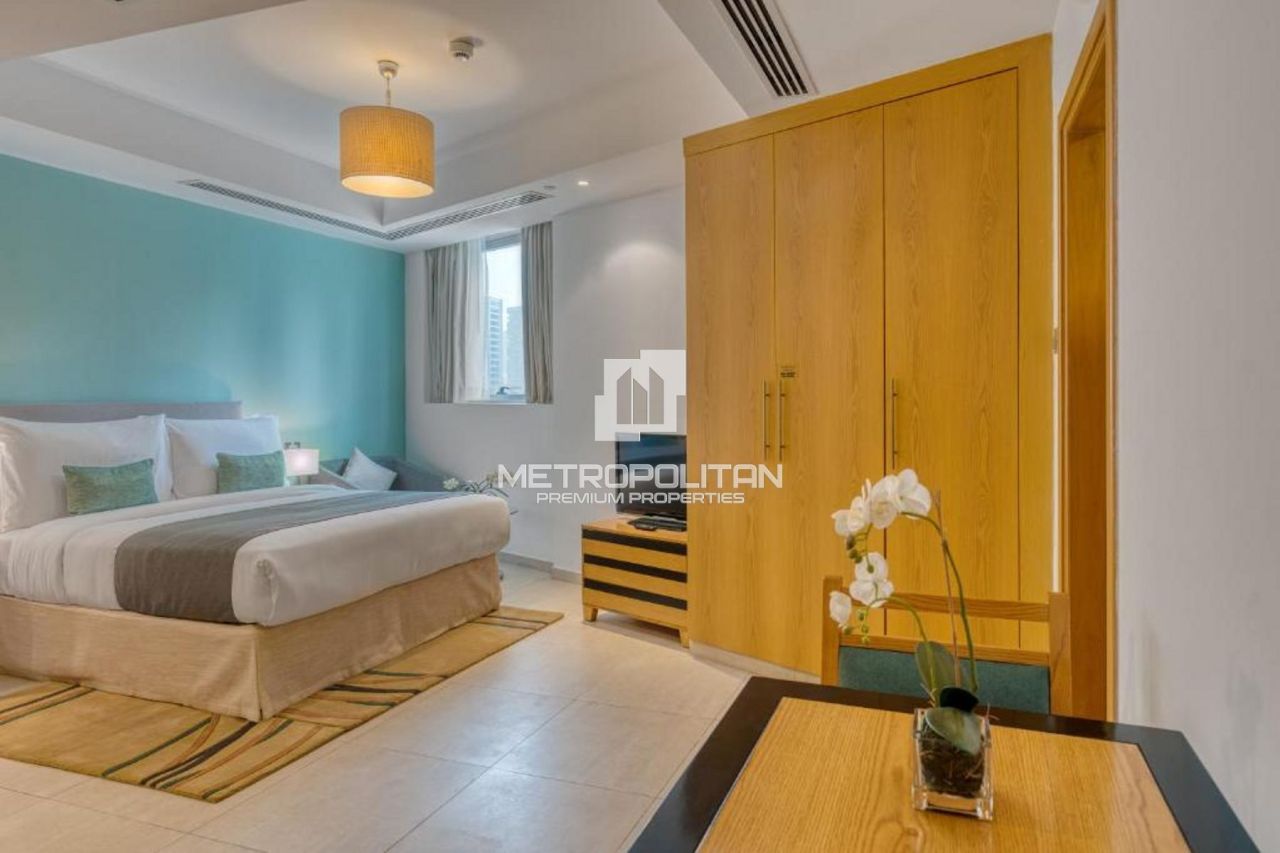 Hotel in Dubai, UAE, 66 m² - picture 5