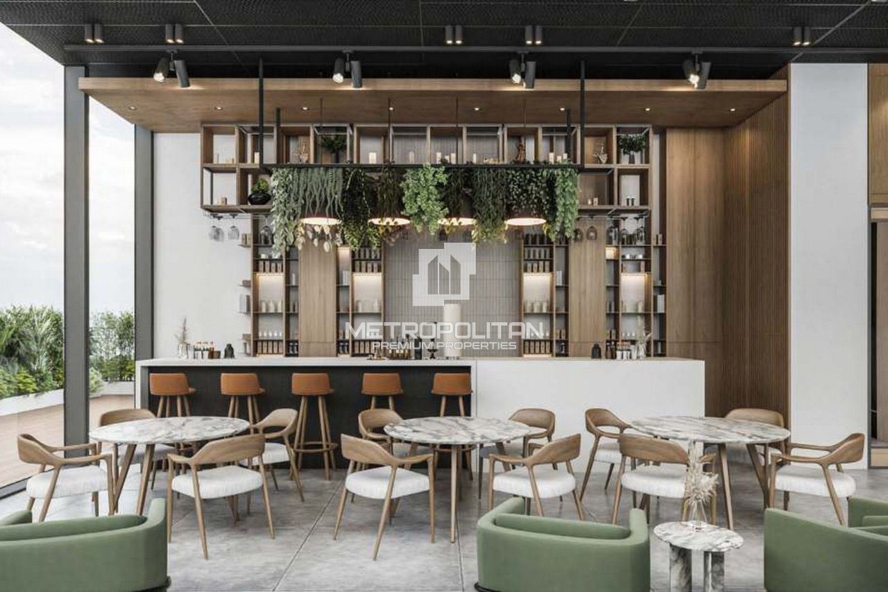 Apartment in Dubai, UAE, 61 m² - picture 12