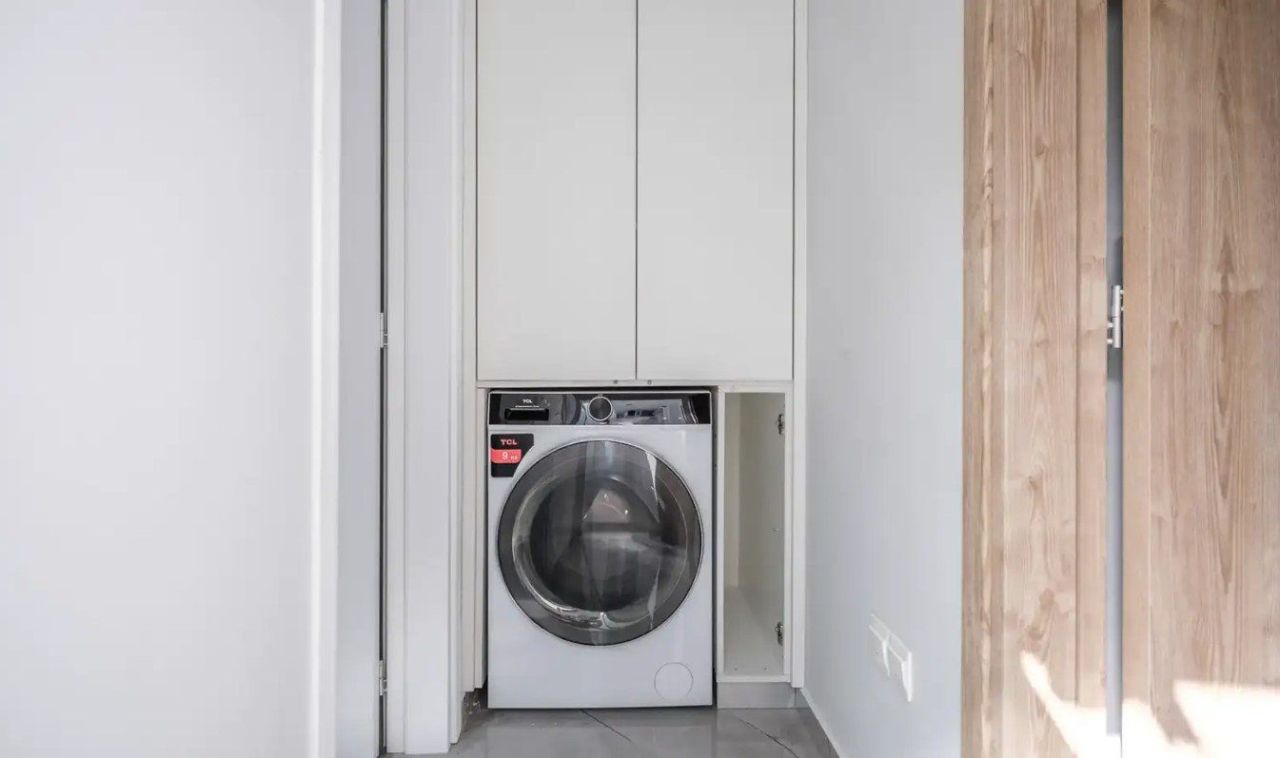 Apartment in Limassol, Cyprus - picture 9