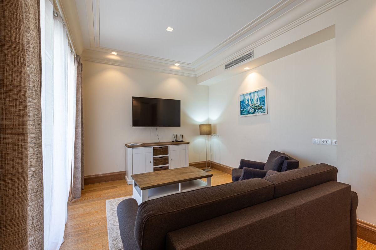 Wohnung in Tivat, Montenegro, 76 m² - Foto 1