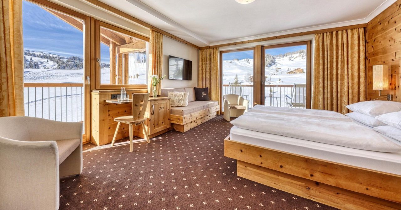 Hotel en Cortina d'Ampezzo, Italia, 1 300 m² - imagen 3