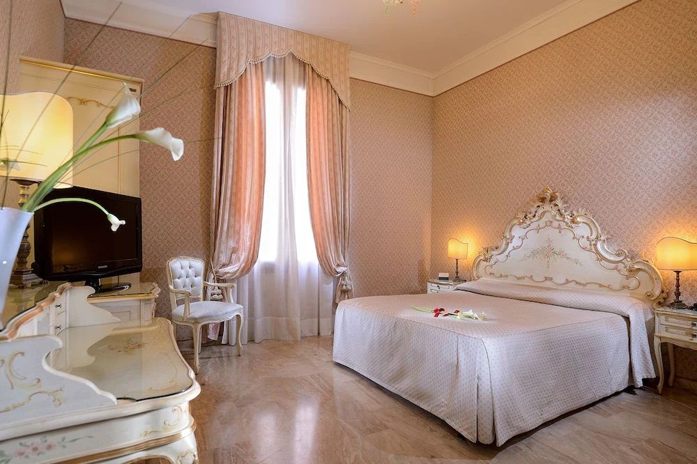 Hotel en Venecia, Italia, 3 000 m² - imagen 1