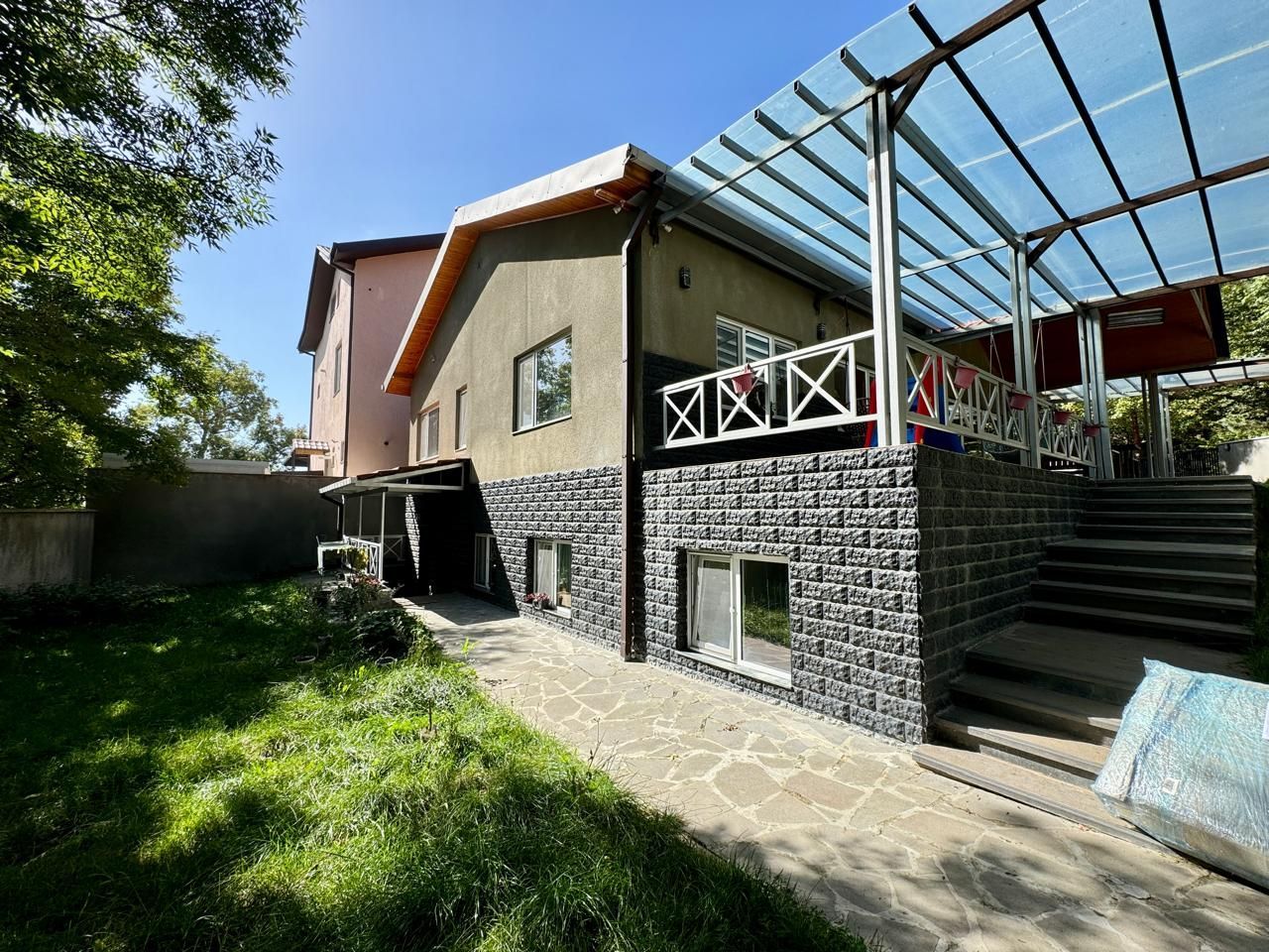 Maison à Tbilissi, Géorgie, 350 m² - image 12