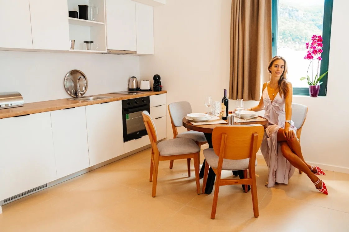 Wohnung in Rafailovici, Montenegro, 56 m² - Foto 1