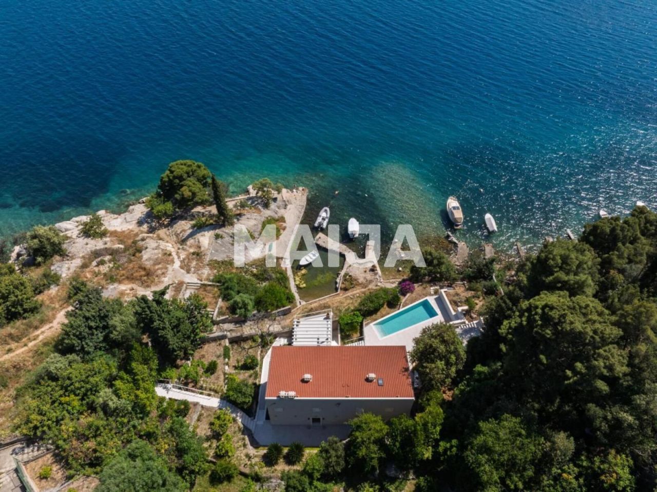 Villa in Trogir, Croatia, 350 m² - picture 1