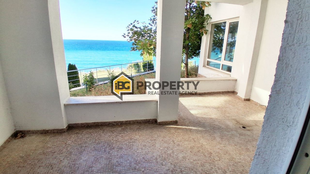 Flat in Byala, Bulgaria, 102 m² - picture 1